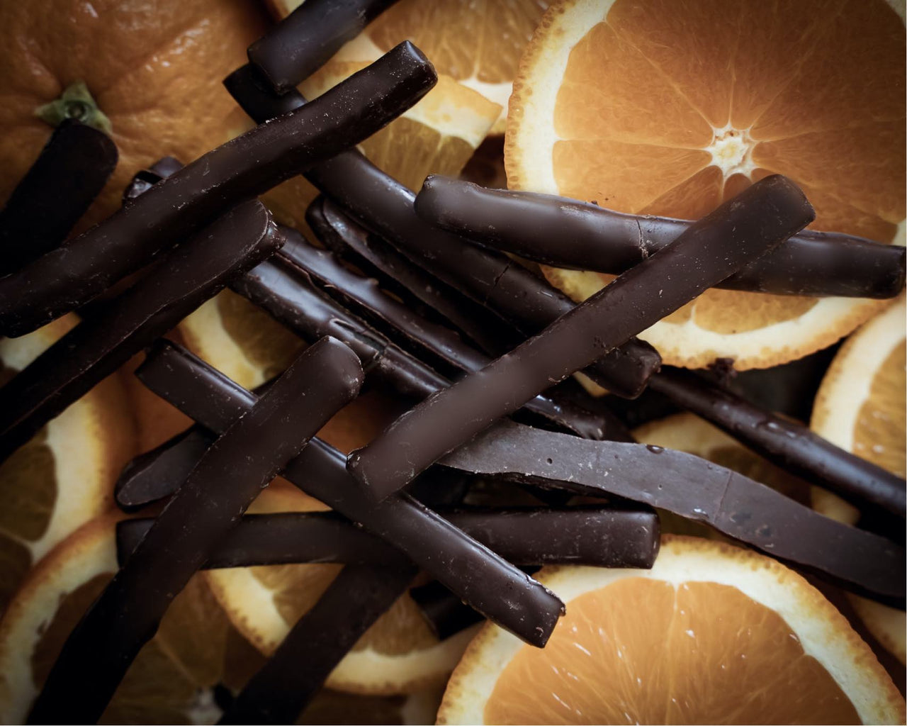 Syltade apelsinskal i fin mörk choklad 