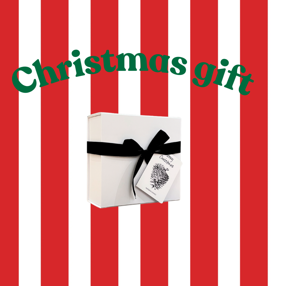 Deluxe julklappsbox fylld med choklad I Medium