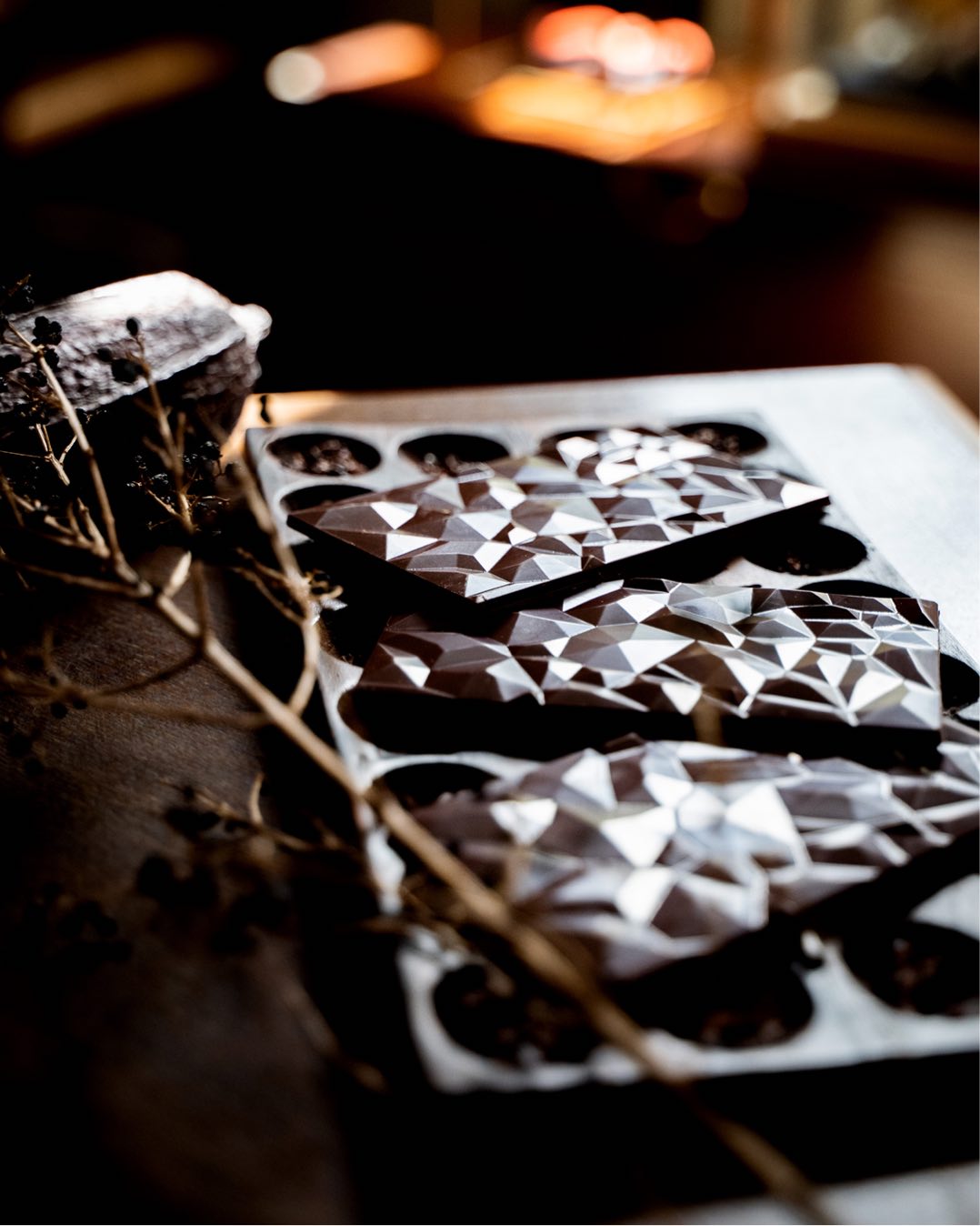 Hantverkschoklad med fin mörk choklad från Sverige