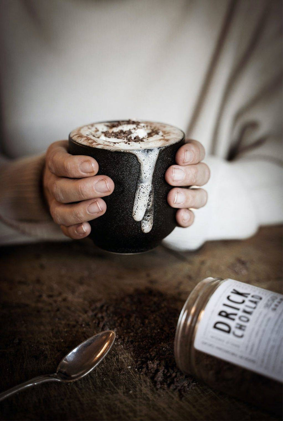 Gör varm choklad på finchoklad från Svenska Kakao